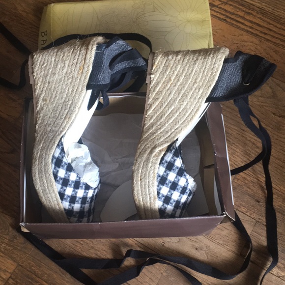 Bamboo picnic wedge ankle strap tie sandals - Picture 2 of 9